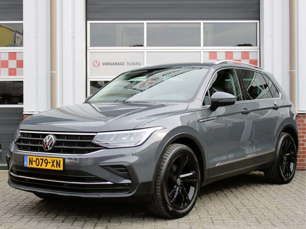 Volkswagen Tiguan 1.5 TSI Sport Business /NAVI/Camera/19'LM/Keyless/ACC/Carplay/LED/PDC/Keyless/Stuurverwarming/NAP! 2e eig!