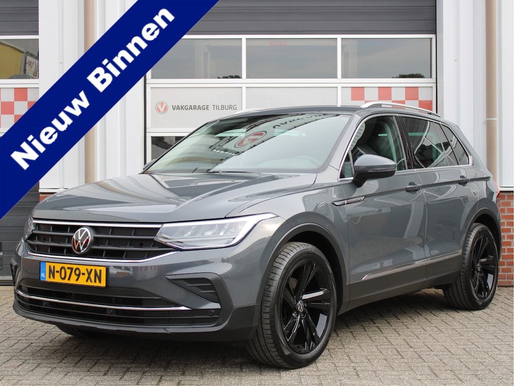 Volkswagen Tiguan 1.5 TSI Sport Business /NAVI/Camera/19'LM/Keyless/ACC/Carplay/LED/PDC/Keyless/Stuurverwarming/NAP! 2e eig!