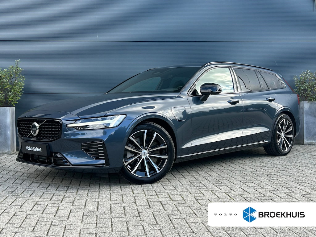 Volvo V60 2.0 T8 Plug-in hybrid AWD Plus Dark | Panoramadak | Trekhaak | HUD | Harman/Kardon |