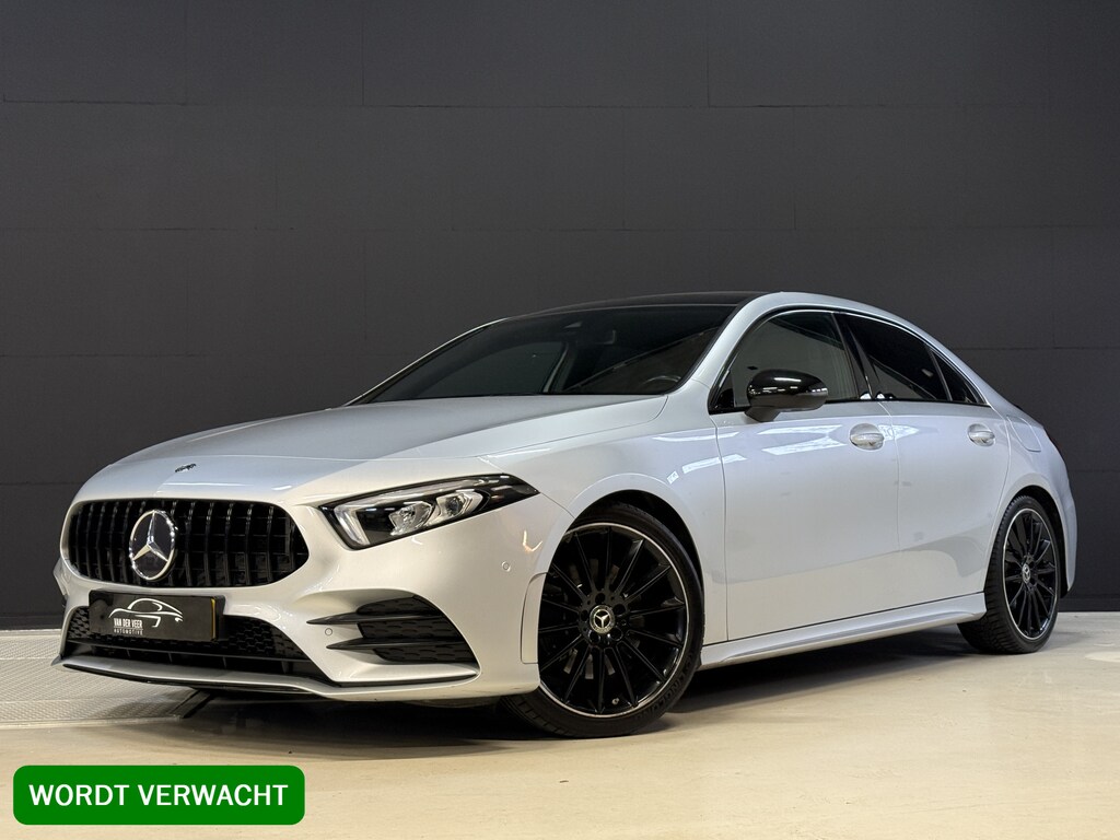 Mercedes-Benz A-klasse 220 4MATIC Premium | Panoramadak | Sfeerverlichting | Camera