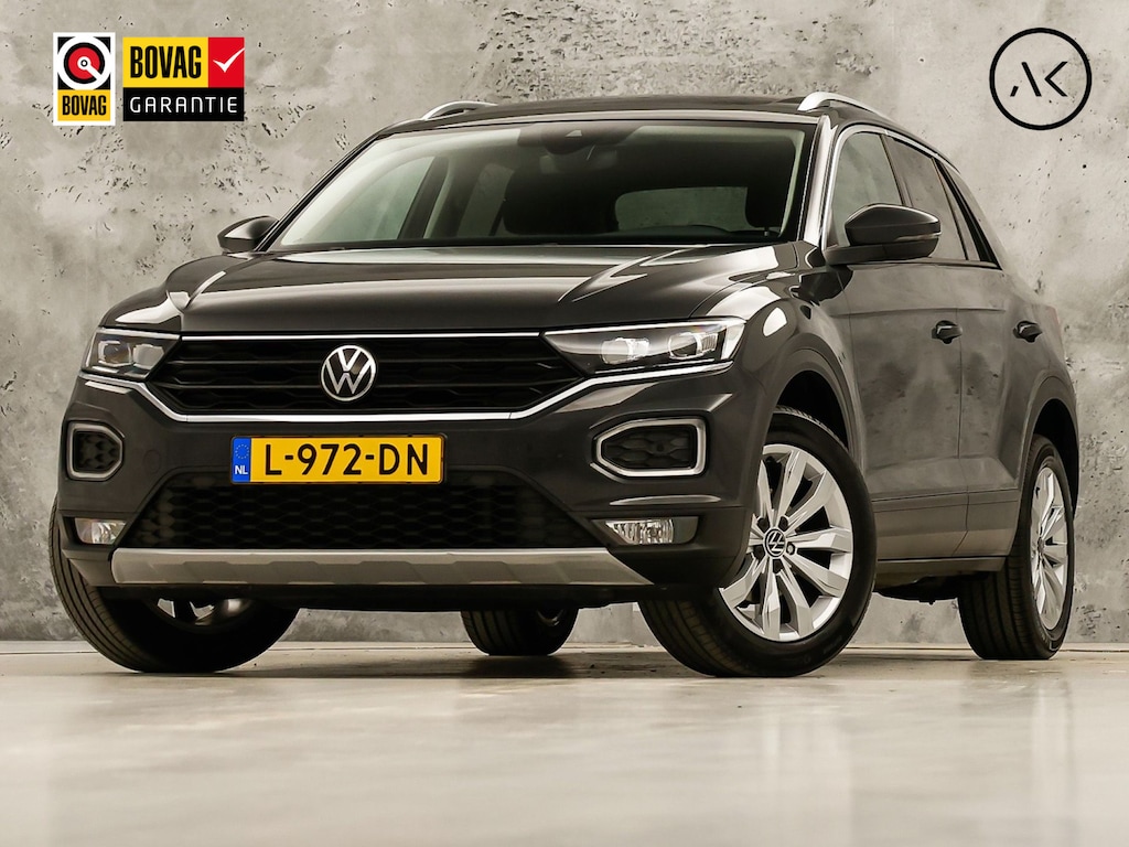 Volkswagen T-Roc 1.0 TSI Sport (PANORAMADAK, VIRTUAL COCKPIT, APPLE CARPLAY, GROOT NAVI, CAMERA, STOELVERWARMING, SPORTSTOELEN, GETINT GLAS, LED KOPLAMPEN, ADAPTIVE CRUISE, NIEUWSTAAT)