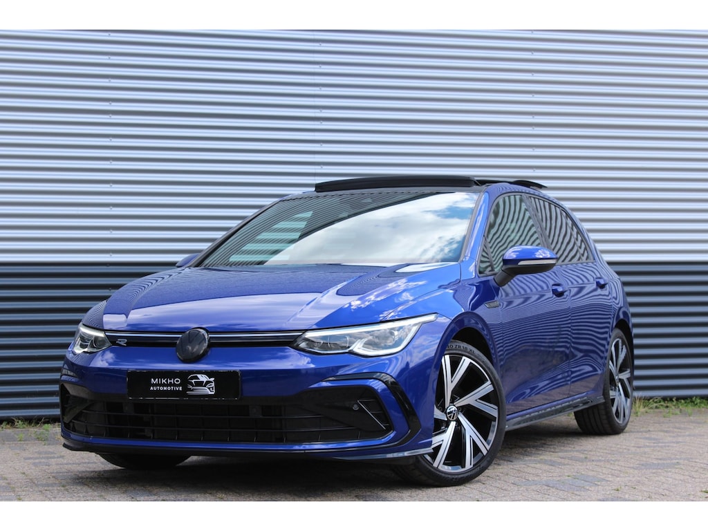 Volkswagen Golf 1.5 eTSI 3x R-Line | Panoramadak | Camera | Dode hoek | Adaptive cruise | Keyless | IQ Light | Lane assist |