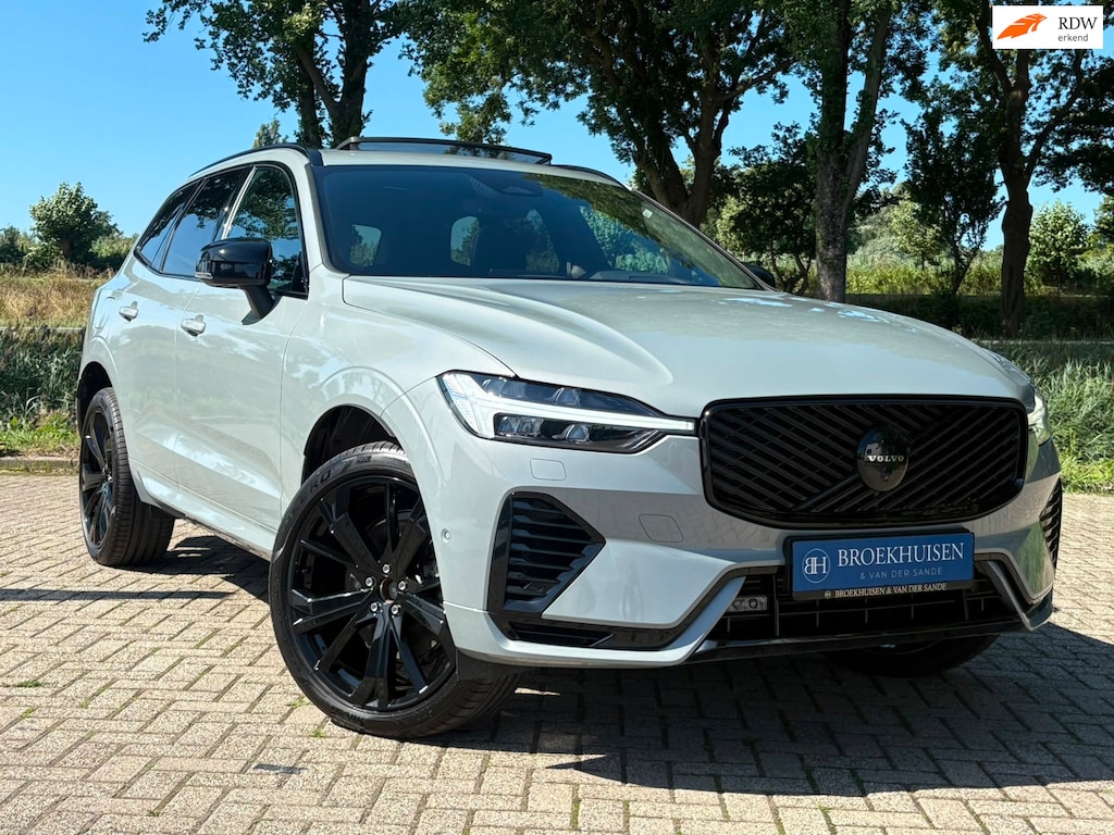Volvo XC60 2.0 T8 Plug-in hybrid AWD Ultra Black Edition 455pk Luchtvering / Trekhaak / Head Up Display