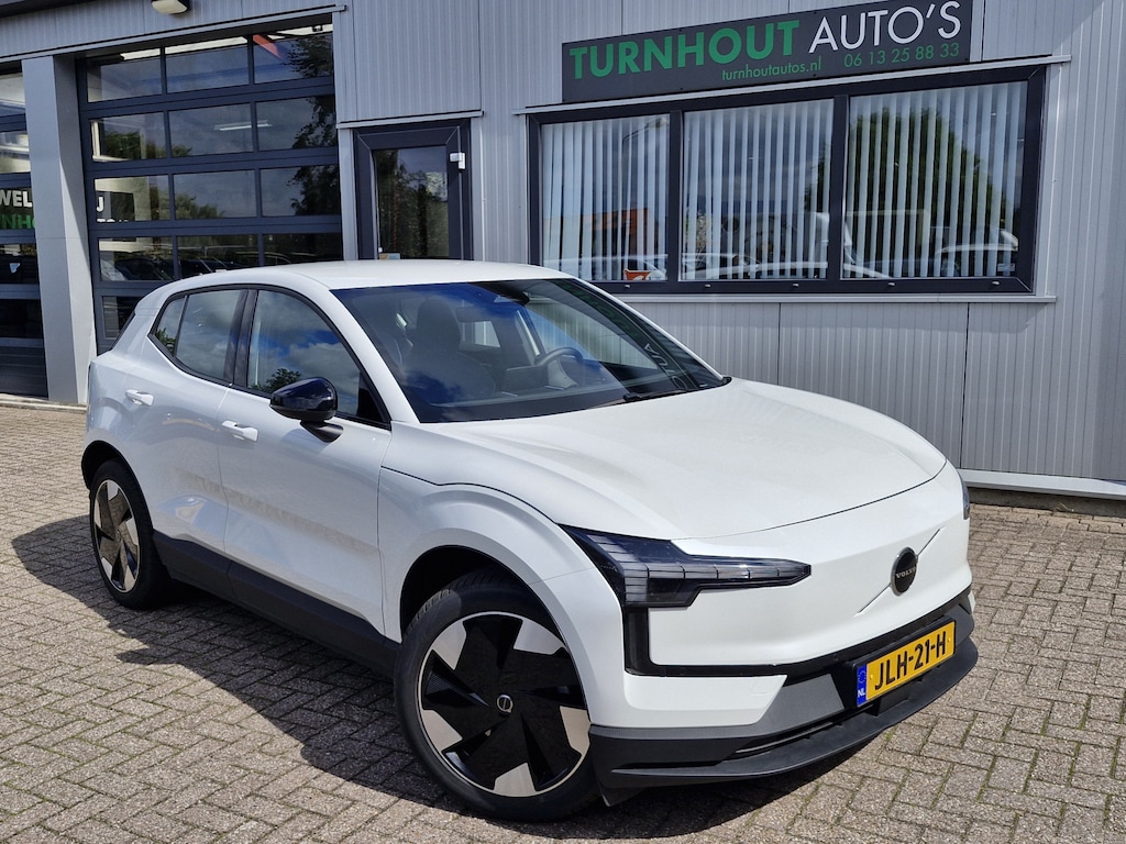 Volvo EX30 Single Motor Extended Range Plus 69 kWh | Warmte pomp | Stoelen en stuur verwarmd | camera achter | Electrische achterklep | Harman en Kardon | Elektrische stoelen