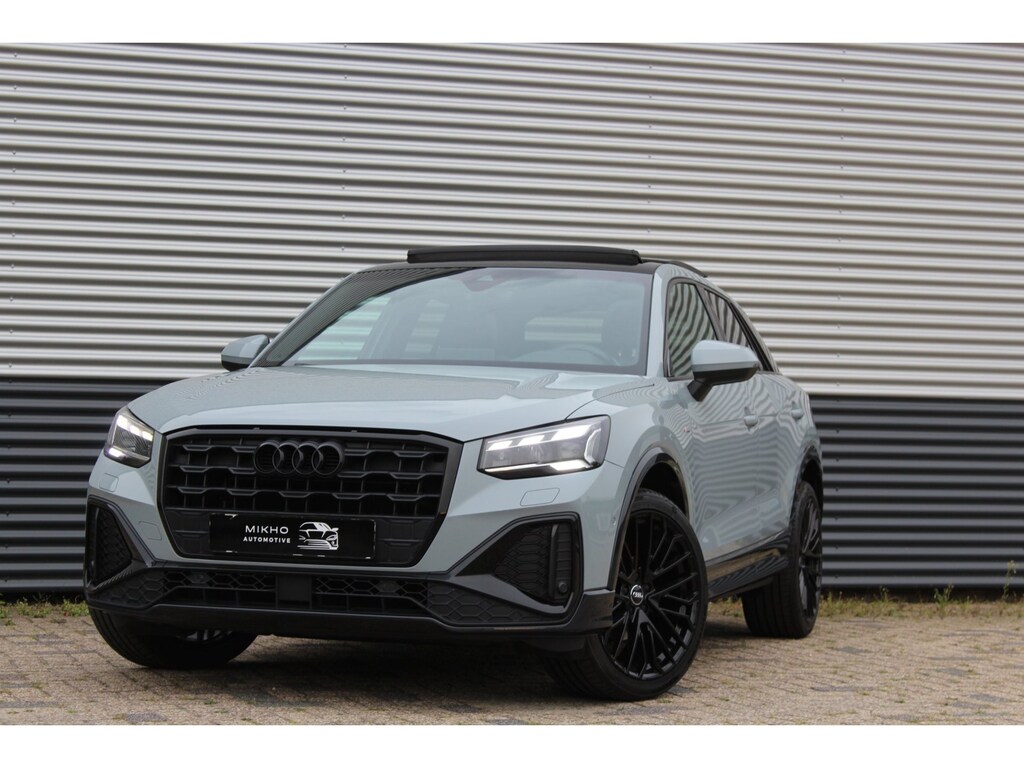Audi Q2 35 TFSI 2x S-Line | Panoramadak | Matrix | Trekhaak | Elektrische kofferbak | Camera | Sfeerverlichting | Black optik |