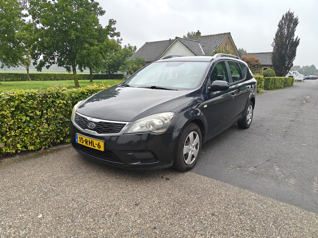 Kia Ceed cee'd Sporty Wagon 1.6 CRDi X-tra AIRCO BJ 2011