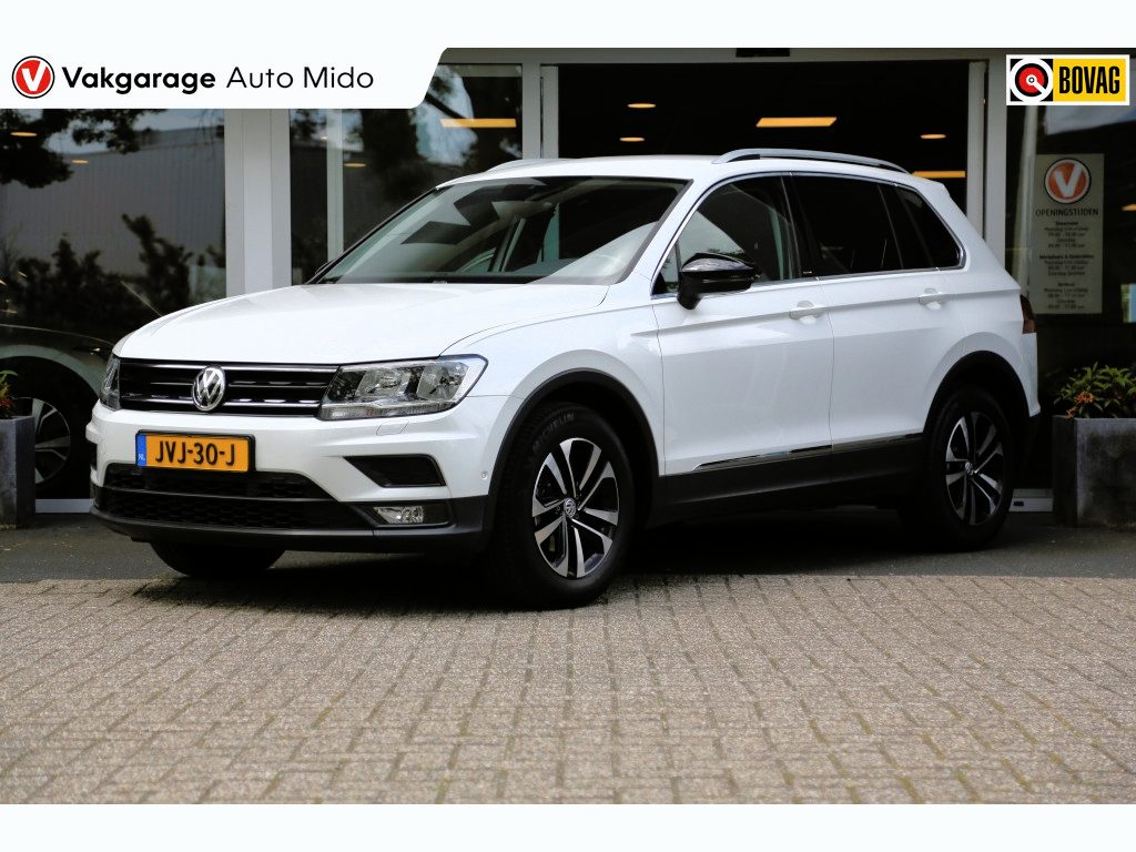 Volkswagen Tiguan 1.5 TSI ACT Automaat Comfortline | Trekhaak | Winterbanden set