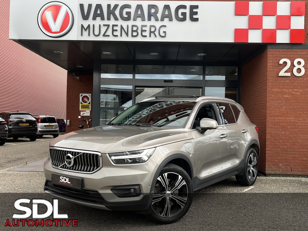 Volvo XC40 1.5 T5 Recharge Inscription // MEMORY SEATS // HARMAN - KARDON AUDIO // NAVI // CAMERA // PANO SCHUIF-KANTEL DAK //