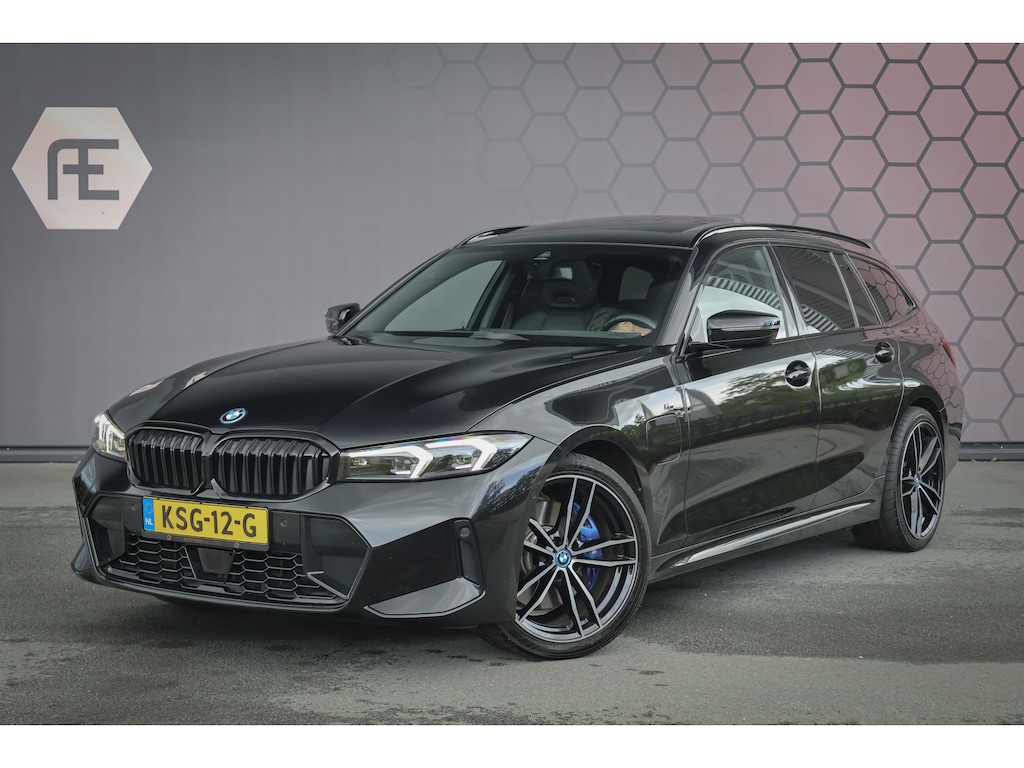 BMW 3-Serie Touring 330e xDrive ADAPTIVE CRUISE | STOELVERWARMING | CAMERA | M STOELEN | PANO | HEAD UP | MEMORY | APPLE CARPLAY