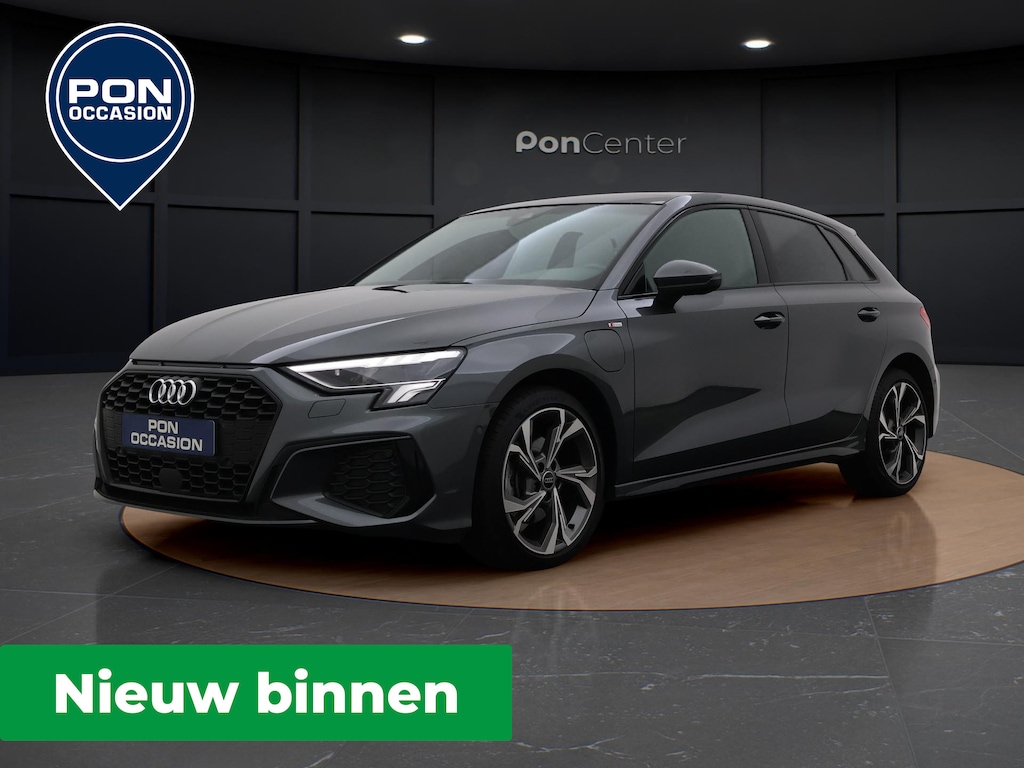Audi A3 Sportback 40 TFSI e Edition | Pano dak | Navigatie | Camera | Stoelverwarming | 18" |