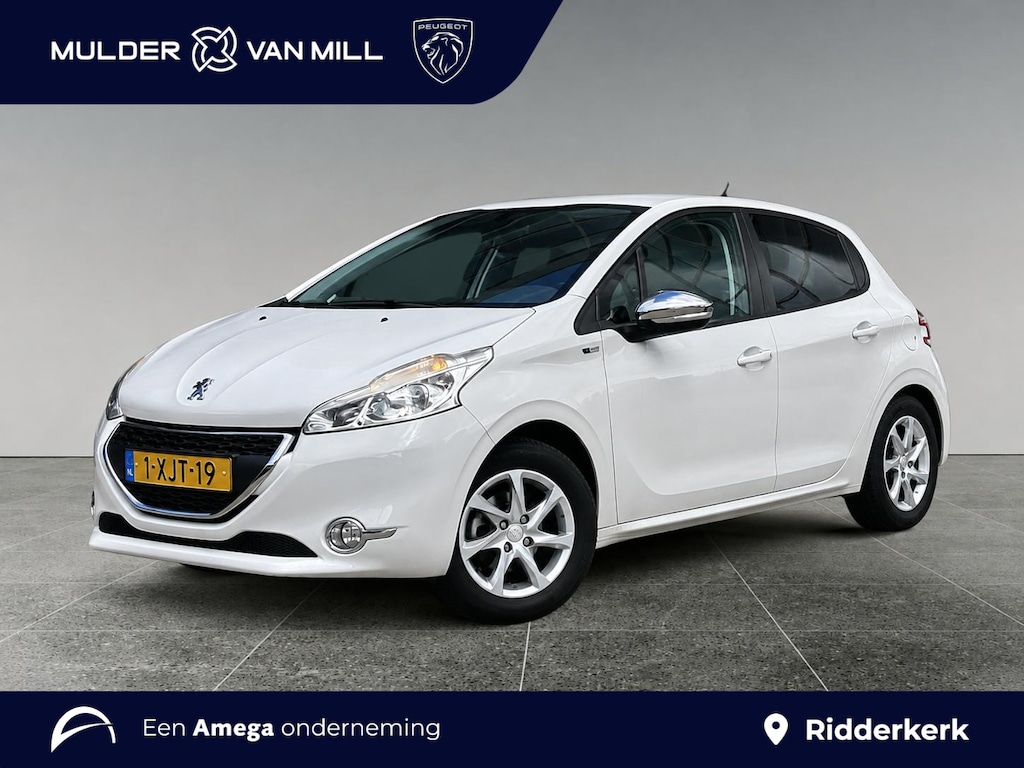 Peugeot 208 Style 1.2 VTi 82pk | UNIEKE KM-STAND! | CLIMA | TREKHAAK | PARKEERHULP | NAVI | BLUETOOTH | LM-VELGEN | EXTRA GETINTE RUITEN |