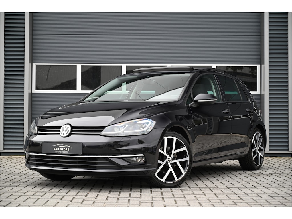 Volkswagen Golf 1.4 TSI HIGHLINE / PANO / VIRTUAL COCKPIT / LED MATRIX / CAMERA / MASSAGE / ACC / LANE ASSIST / BLIND SPOT