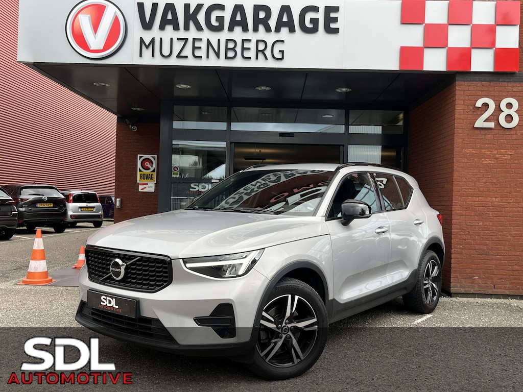 Volvo XC40 2.0 B3 Inscription // HARMAN - KARDON AUDIO // NAVI // CAMERA // MEMORY SEATS // ELEK. ACHTERKLEP //