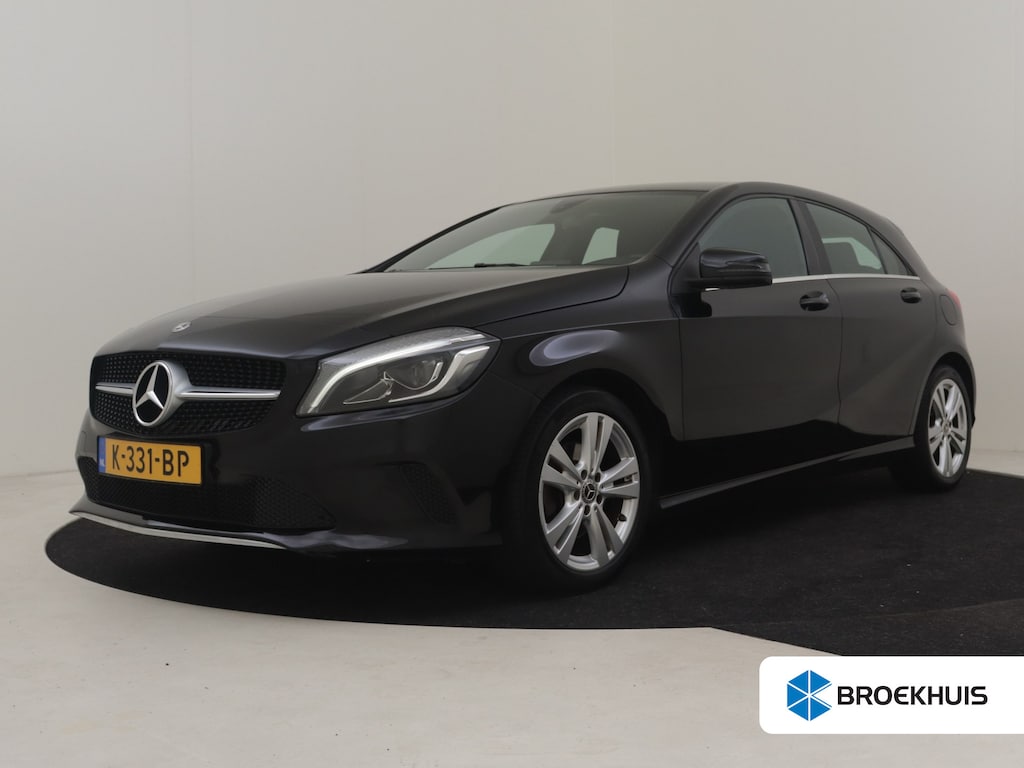 Mercedes-Benz A-klasse 180 Business Solution AMG | Cruise control | Climate control | Sport stoelen | Apple carplay Android auto | Elecktr ramen | LED | 17"LMV