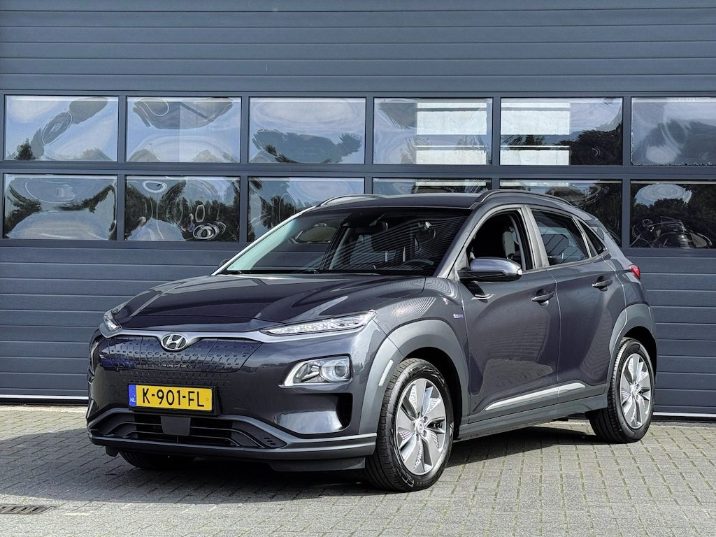 Hyundai Kona Electric EV COMFORT 64 kWh (100% SOH) I AUTOMAAT I P-CAMERA I APPLE CARPLAY I CRUISE CONTROL
