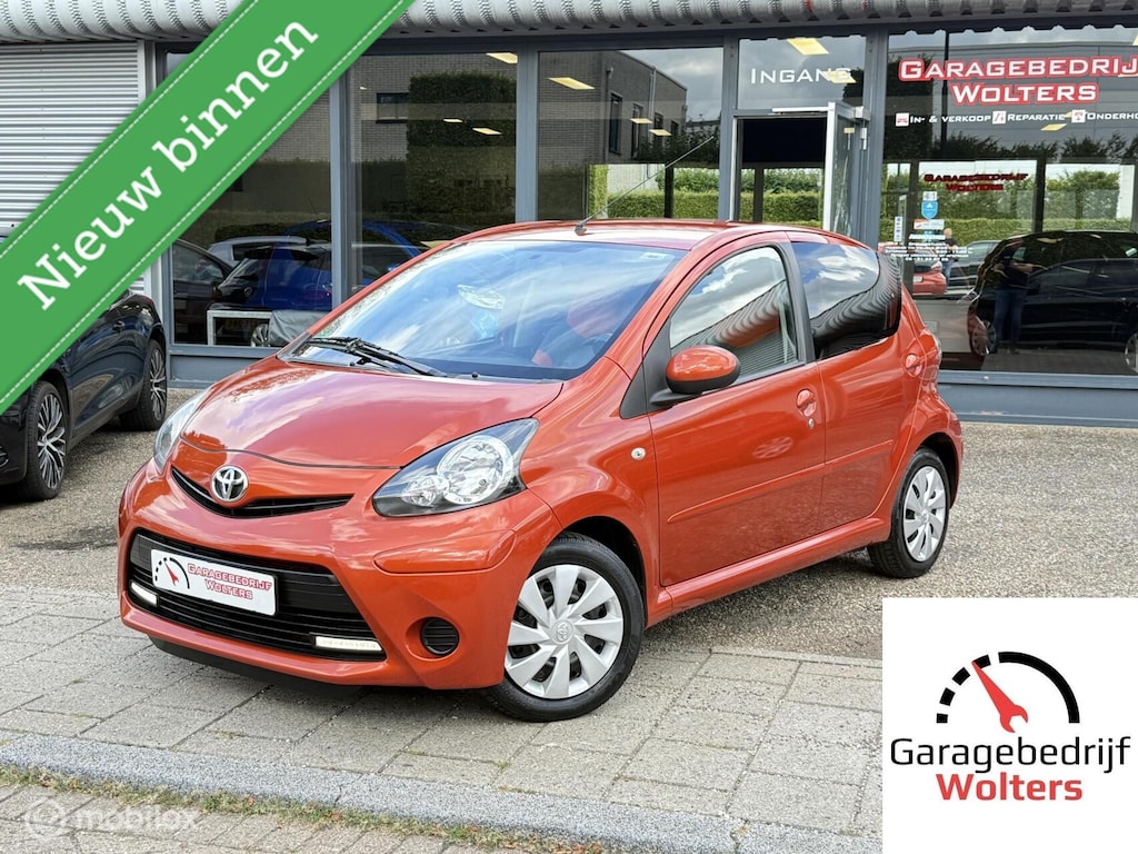 Toyota Aygo 1.0 VVT-i Comfort Orange AIRCO 5DRS TOERENTELLER