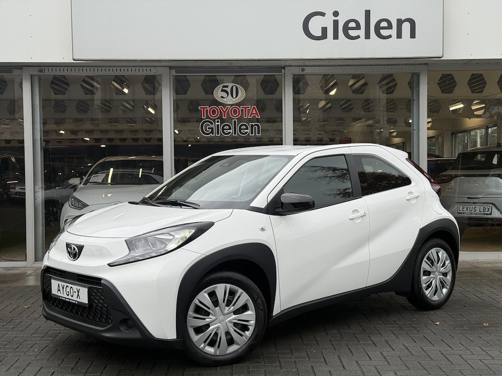 Toyota Aygo X 1.0 VVT-i MT Play | Apple CarPlay/Android auto, Parkeercamera, Adaptive cruise control, Weinig KM