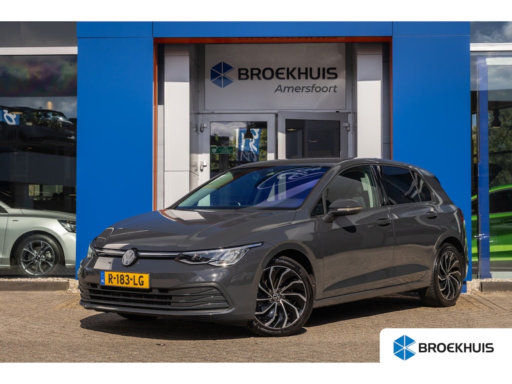 Volkswagen Golf 1.0 eTSI Life | Apple Carplay/Android Auto | Electronic climate controle | Parkeersensoren | Keyless | Airco separaat achter | Apple Carplay/Android Auto|telefoonintegratie premium | Cruise control adaptief