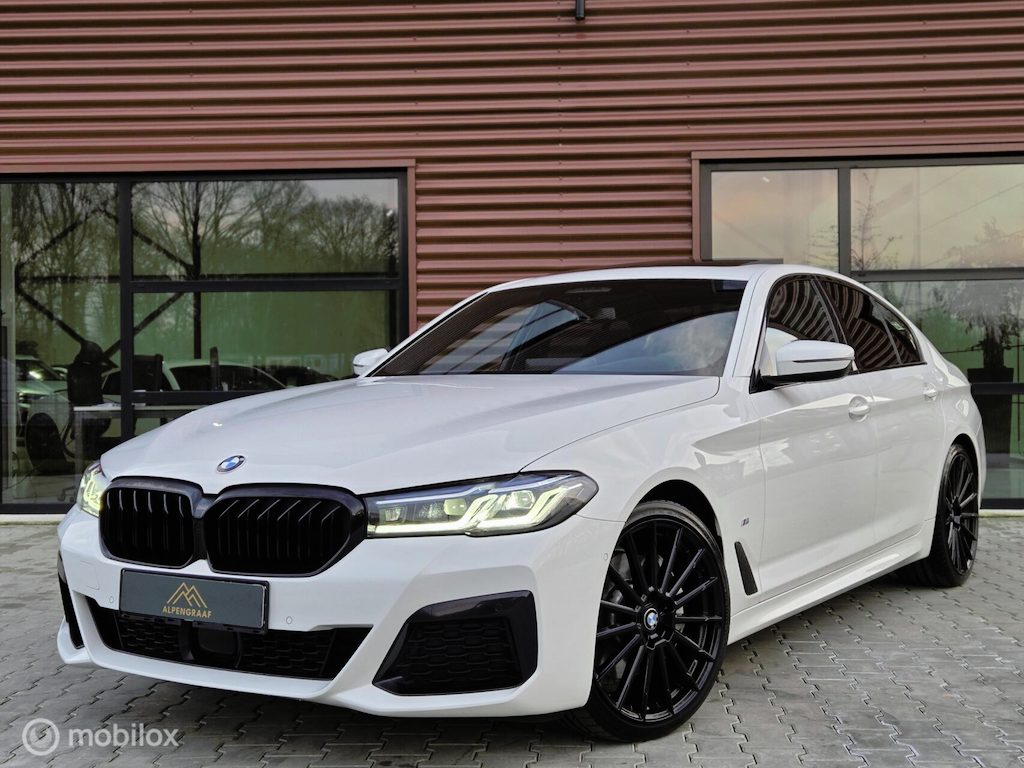 BMW 5-Serie 530d Business Edition Plus M-Sport | Laser|Keyless|Open dak|Keyless|Camera|HUD|ACC|Stoel ventilatie/verwarming|Stuur verwarming|Carplay|