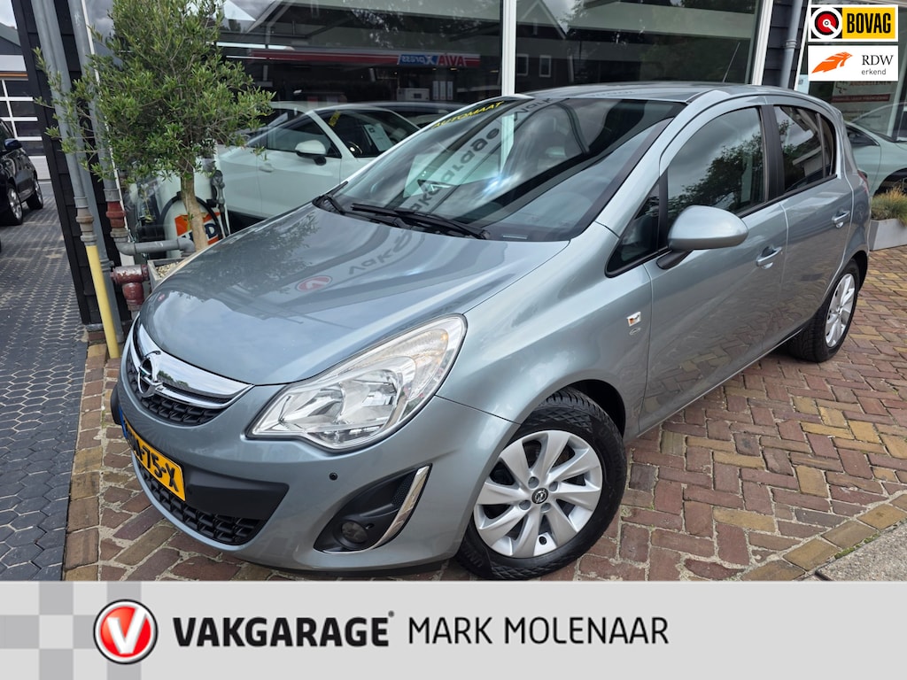 Opel Corsa 1.4-16V Cosmo,volautomaat,pdc