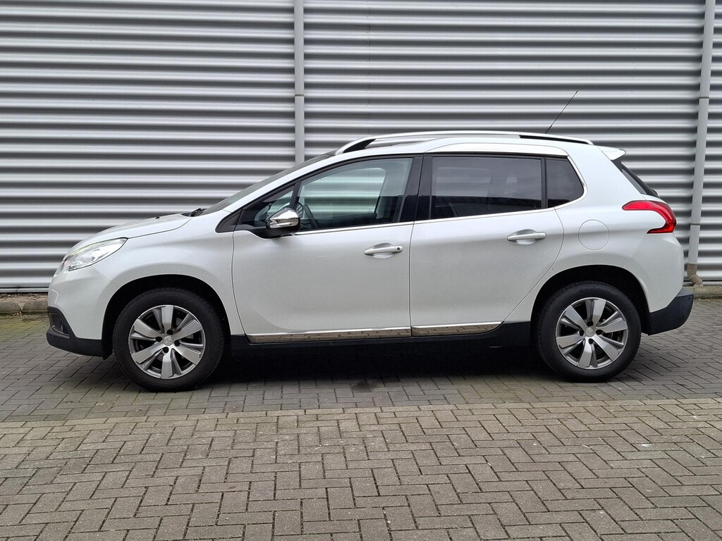 Peugeot 2008 SUV 1.2 Allure Pano/Clim/LMV/Trekhaak