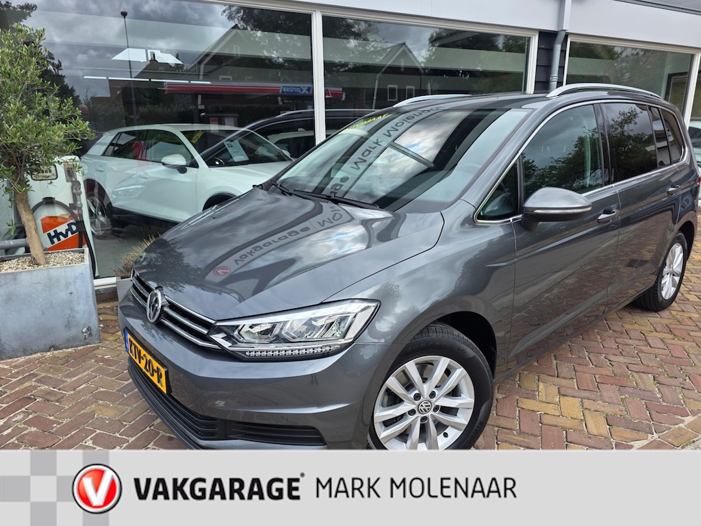 Volkswagen Touran 1.5 TSI Highline Business R 7persoons,trekhaak