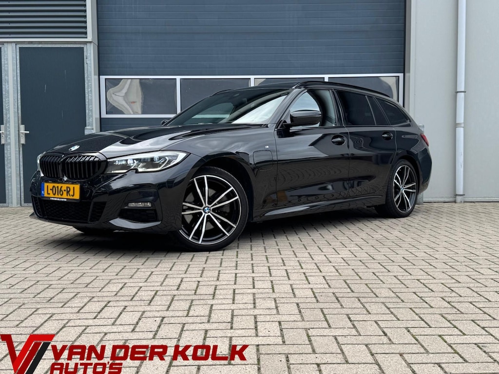 BMW 3-Serie Touring 320e High Executive M Pakket | Panorama | Leder | Full LED | Digital Cockpit | CarPlay | Navigatie | Climate | Trekhaak