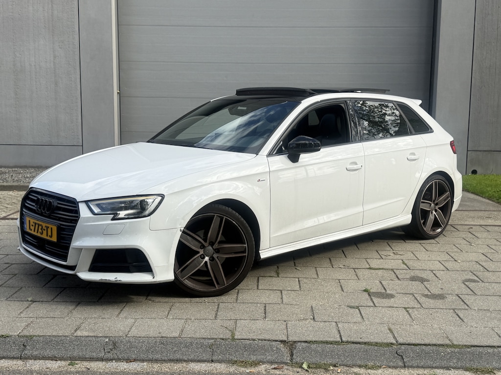 Audi A3 Sportback 1.6 TDI Sport S Line Edition (INRUILKOOPJE)