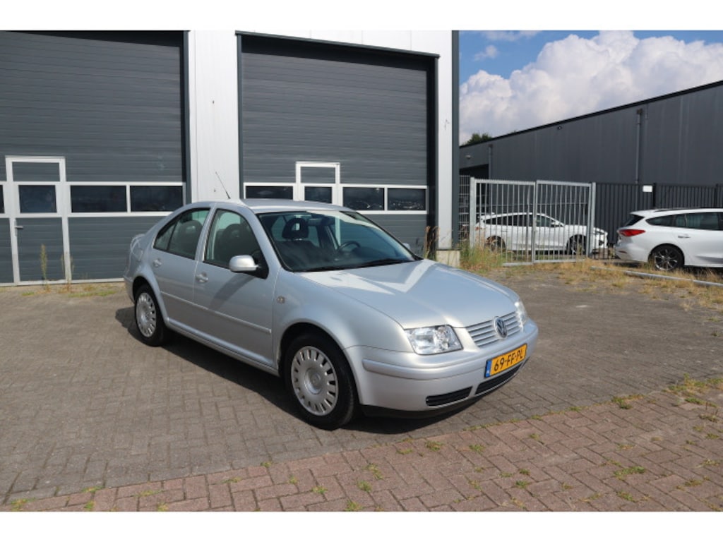 Volkswagen Bora 1.6 Trendline AUTOMAAT