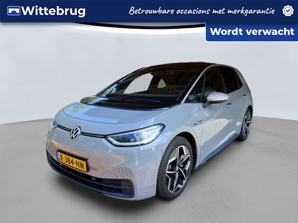 Volkswagen ID.3 First Plus 58 kWh / Navigatie / LED Matrix / LM 19 inch / Camera / Parkeersensoren / Steunhaak
