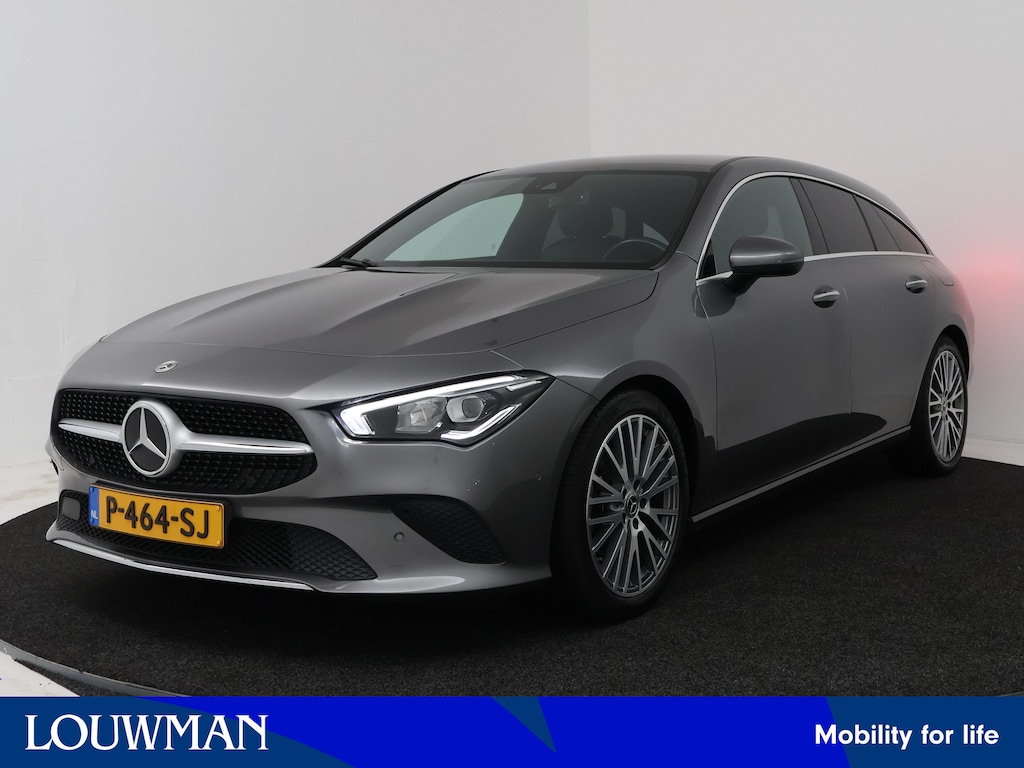 Mercedes-Benz CLA Shooting Brake 180 Luxury Line | Elektrische Trekhaak | 18" Multispaaks Velgen | Stoelverwarming | Sfeerverlichting | Camera |