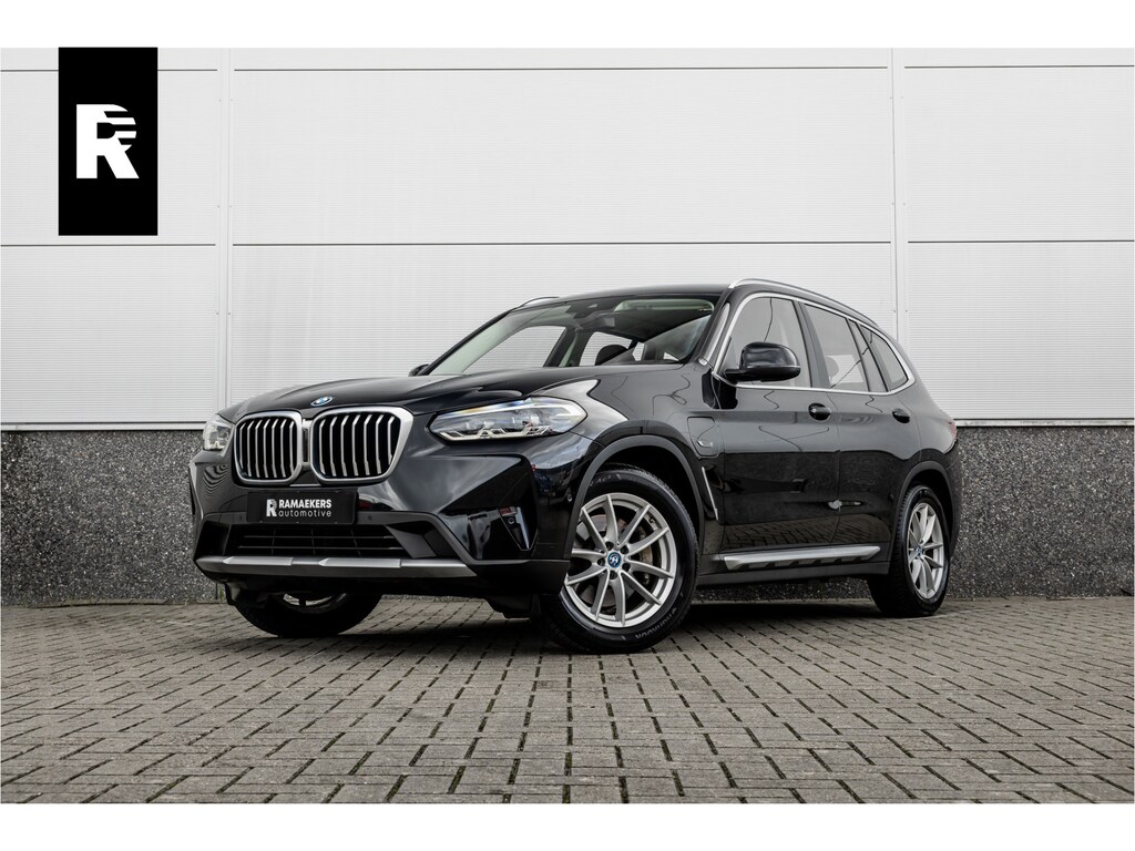 BMW X3 xDrive30e SOH 99% / LED / Camera / All-Season / Carplay /