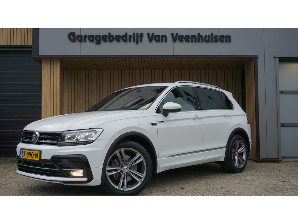 Volkswagen Tiguan 2.0 TSI 180pk DSG 4Motion 2x R-Line Virtual Cockpit Trekhaak 19inch LM ACC *NL Auto* 2200kg Trekgewicht!