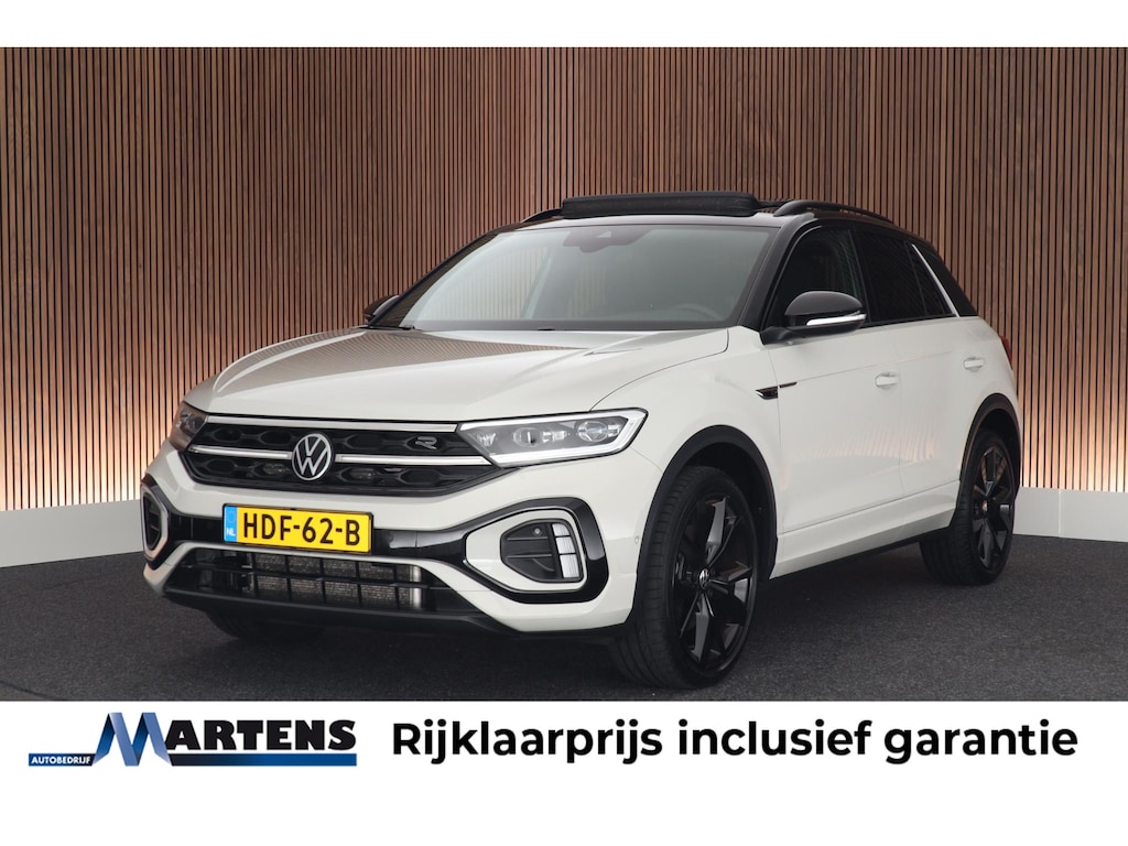 Volkswagen T-Roc 1.5 TSI 150pk DSG R-Line Business+ Black Style Trekhaak Camera IQ.Light Panoramadak Virtual Cockpit Navigatie