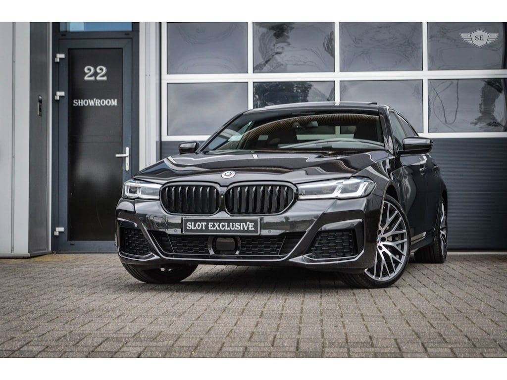 BMW 5-Serie 530e|M-PAKKET|PILOT|360|H&K|LASER|NAPPA|PANO|20"
