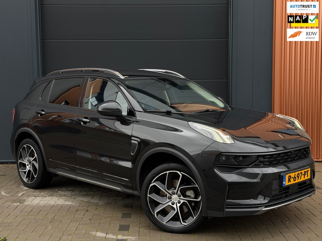 Lynk & Co 01 1.5|BTW&NL Auto|Black!|1e Eigenaar|Pano|Memory Stoelen|Infinity|Elektrische Achterklep|Stoelverwarming|ACC|CarPlay