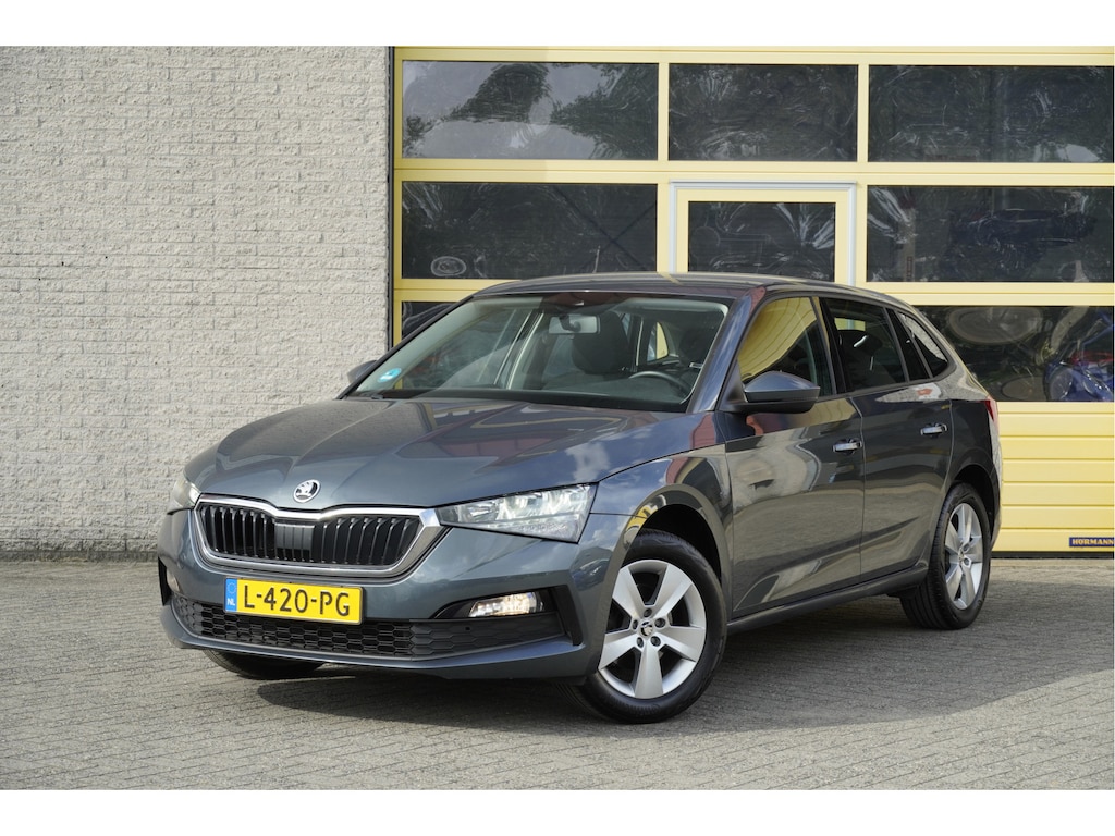 Skoda Scala 1.0 TSI Ambition BJ2021 Lmv 16" | Led | Pdc | Elek. trekhaak | App-Connect | Navi | Virtual cockpit | Airco | Cruise control | Getint glas