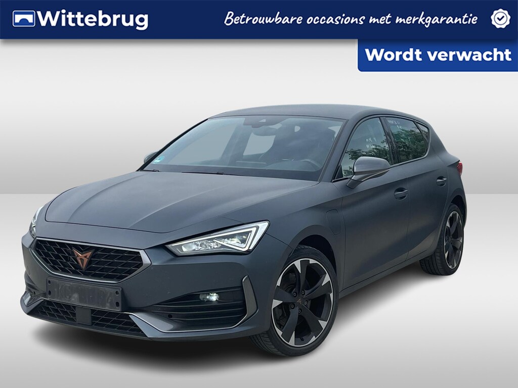 CUPRA Leon 1.4 e-Hybrid 204PK DSG Performance / Matte lak / Keyless Entry /  Full LED / Stuur & Stoelverwarming / Navigatie / 18" LMV