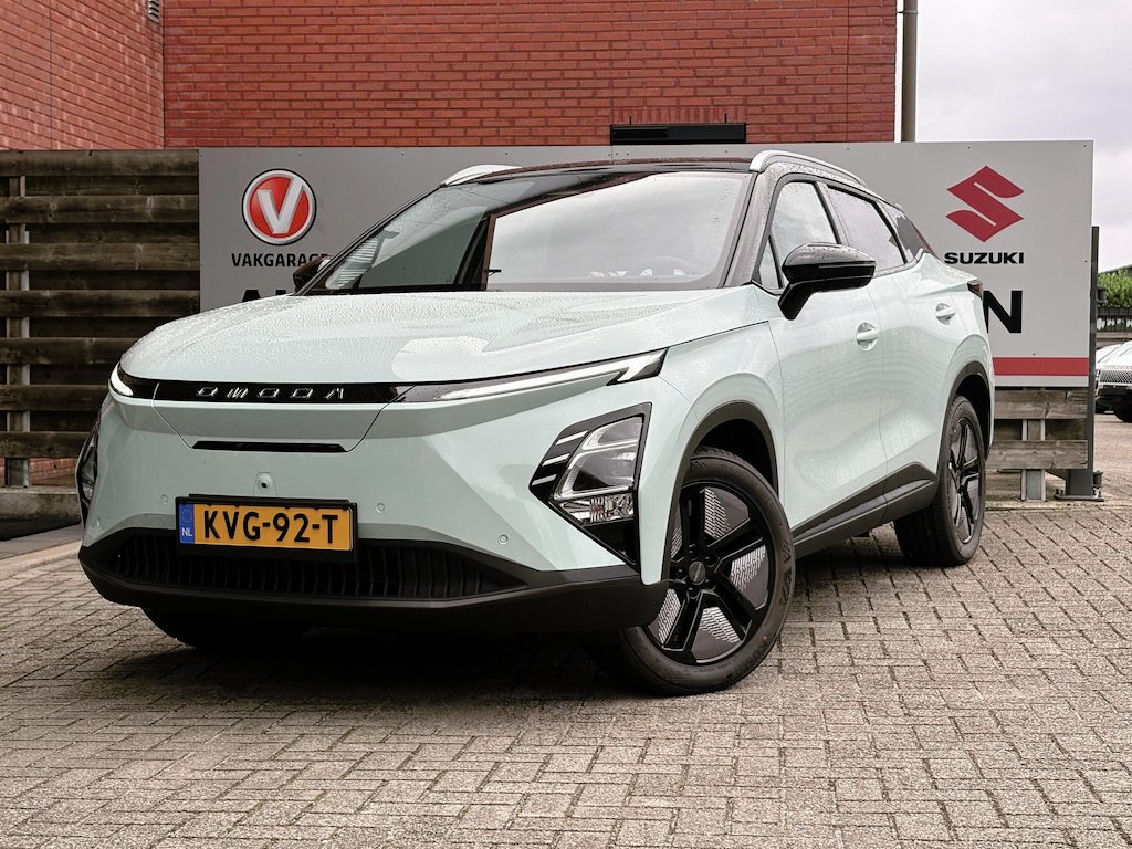 Omoda 5 EV Premium 61 kWh Leer, schuif kanteldak, adaptieve cruise, draadloos Apple CarPlay en adroid auto