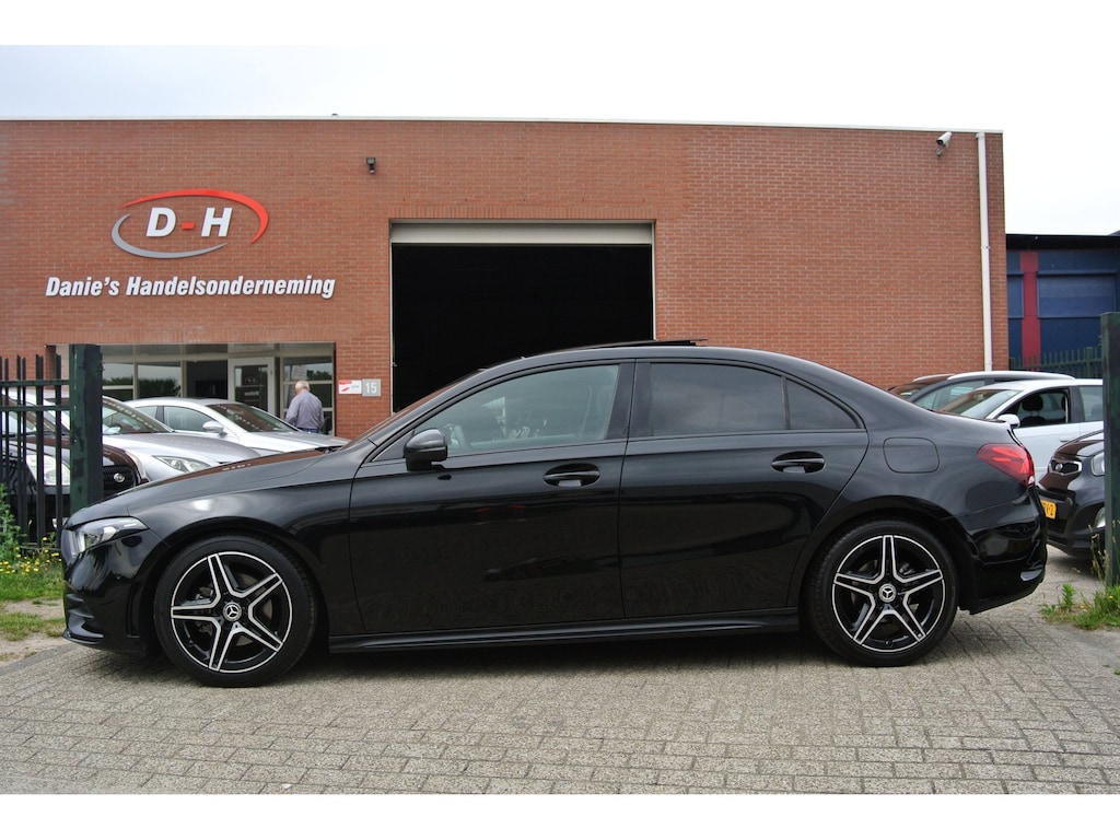 Mercedes-Benz A-klasse 180 Business Solution AMG automaat panoramadak sfeerverlichting inruil mogelijk nap