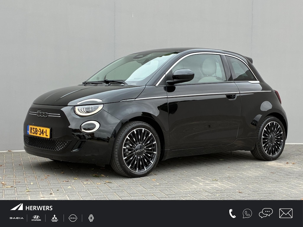 Fiat 500e La Prima 42 kWh / SOH 94% / Apple Carplay/Android Auto / Achteruitrijcamera / Adaptieve Cruise Control / Lichtmetalen Velgen 17" / Navigatie / 3-fase / Snelladen /
