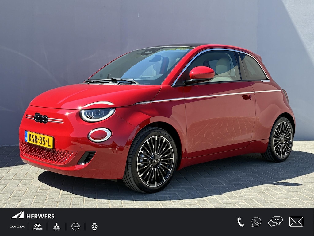 Fiat 500e La Prima 42 kWh / SOH 93% / Apple Carplay/Android Auto / Achteruitrijcamera / Adaptieve Cruise Control / Lichtmetalen Velgen 17" / Navigatie / 3-fase / Snelladen /