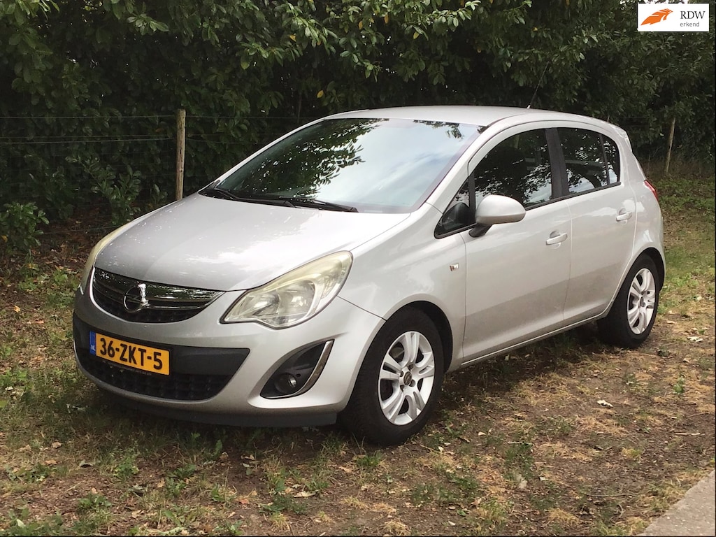 Opel Corsa 1.2-16V Cosmo (meeneemprijs)
