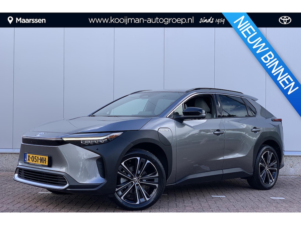 Toyota BZ4X Premium 71 kWh Trekhaak afn / Stuur en voor & achter Stoelverwarming / Stoelventilatie voor / JBL Audio / 360 Camera / Memory / Elektrische achterklep /