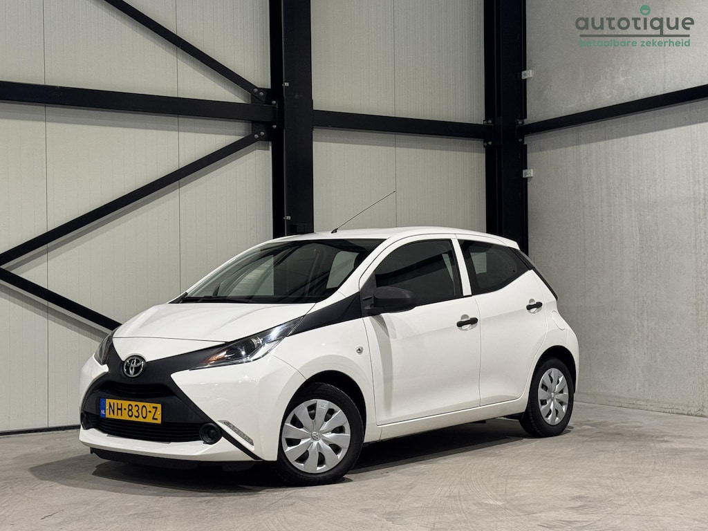 Toyota Aygo 1.0 VVT-i x-now | airco | dealer onderhouden |