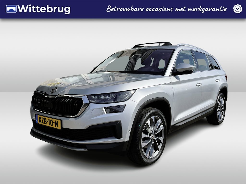 Skoda Kodiaq 1.5 TSI Ambition Tour / AUTOMAAT/ PANO/ TREKHAAK/ PARK.SENSOREN V+A/ CAMERA/ ACC/ SMARTLINK/ STUUR+STOELVERWARM./ ELEK.ACHTERKLEP/ DIGITAL DASH/ NAVI/ DAB/ CLIMA/ LED/ 19'' LMV