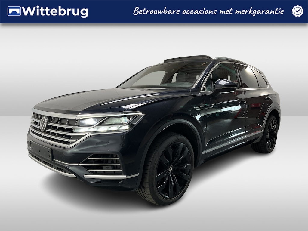 Volkswagen Touareg 3.0 TSi eHybrid 4MOTION Elegance / AUTOMAAT/ 381PK/ PANO/ TREKHAAK/ LEER/ LUCHTVERING/ APP-CONNECT/ PARK.SENSOR. + 360 CAMERA/ STUUR+STOELVERWARM./ MEMORY + MASSAGE/ DCC/ ACC/ ELEK.ACHTERKLEP/ HEAD-UP/ NAVI/ DAB