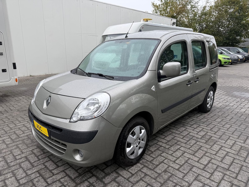 Renault Kangoo 1.6-16V Rolstoelauto 4+1 - Bodemverlaging + Lier - Slechts 44.000 km !! - Rolstoelvervoer - 1e Eigenaar