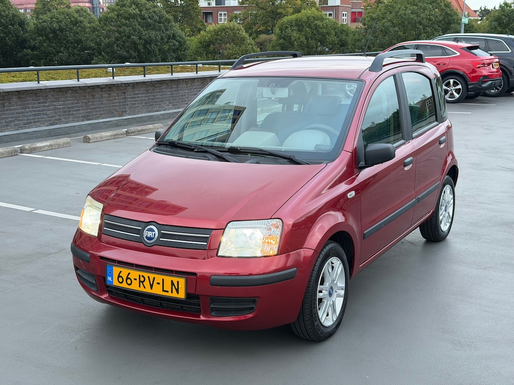 Fiat Panda 1.2 Emotion Automaat 39500km Nap ParkeerCamera Clima Navi DigitaalSnelheidMeter Nette Auto
