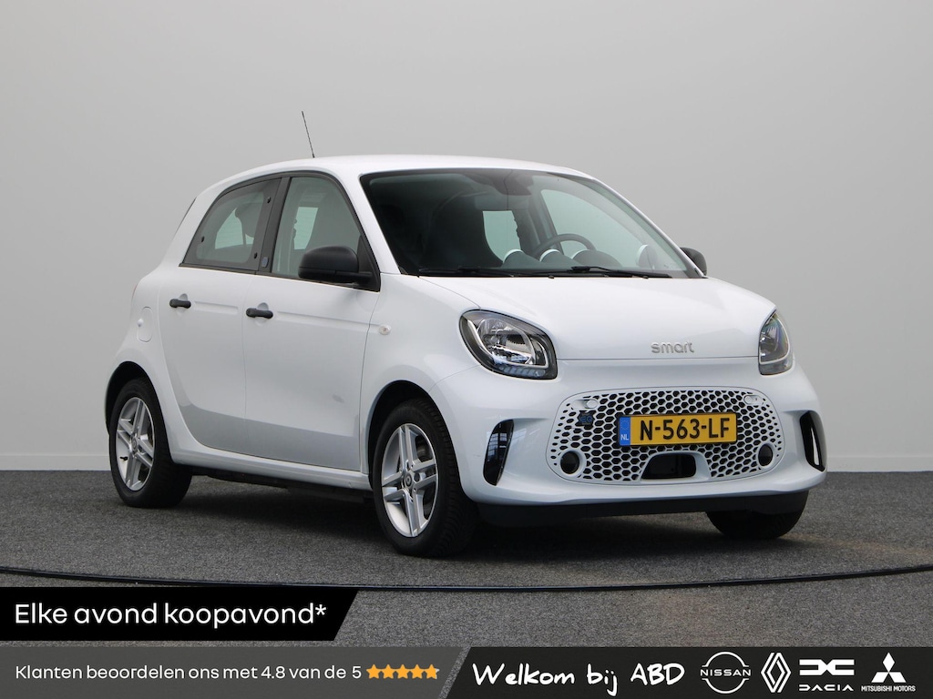 smart EQ ForFour Essential 18 kWh | 91,9% accu score | Climate control | LMV | Bluetooth radio | Vierseizoensbanden |